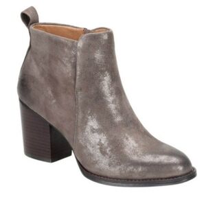 Beautiful Sofft ankle boots. Supple suede and a padded foot bed with arch suppor